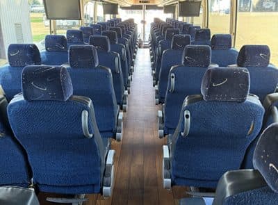2015 Prevost H3-45 Coach Bus - Image 7