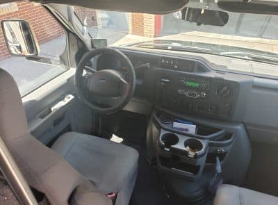 2015 Ford E450 Shuttle Bus - Image 10