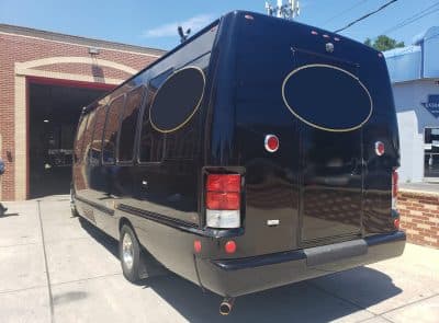 2015 Ford E450 Shuttle Bus - Image 6