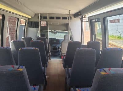 2015 Ford E450 Shuttle Bus - Image 9