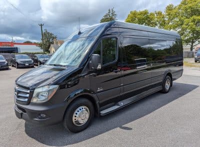 2016 Mercedes-Benz 3500 bus
