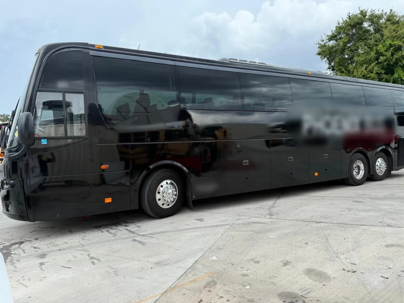 2019 Prevost 9700 Coach Bus - Image 13