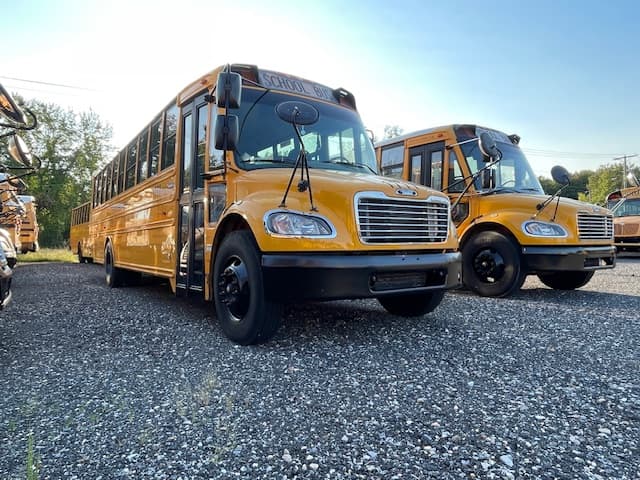 Bulk Deal for Five 2014 Freightliner Thomas - Image 2