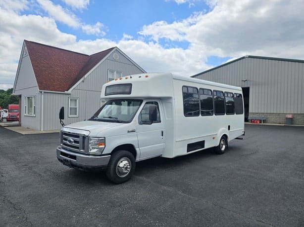 2012 Ford E450 Shuttle Bus - Image 1