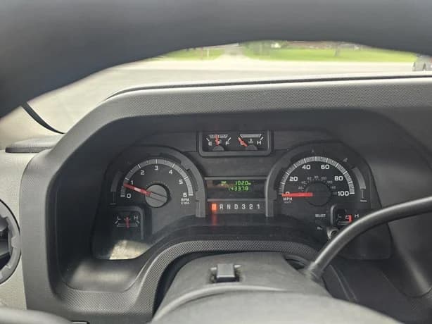 2012 Ford E450 Shuttle Bus - Image 10