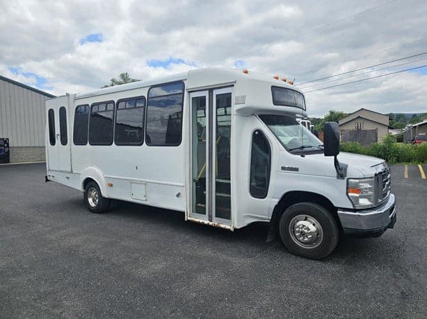 2012 Ford E450 Shuttle Bus - Image 2