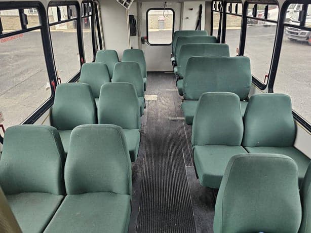 2012 Ford E450 Shuttle Bus - Image 6