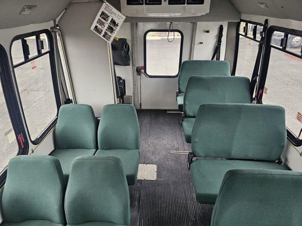 2012 Ford E450 Shuttle Bus - Image 7