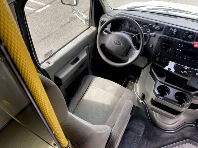 2013 Ford E450 Wheelchair Shuttle Bus - Image 6