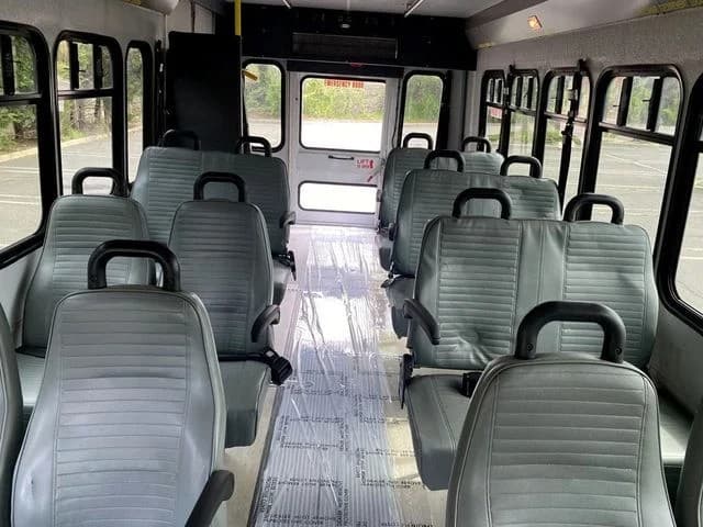 2013 Ford E450 Wheelchair Shuttle Bus - Image 7