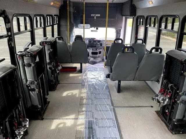 2013 Ford E450 Wheelchair Shuttle Bus - Image 8