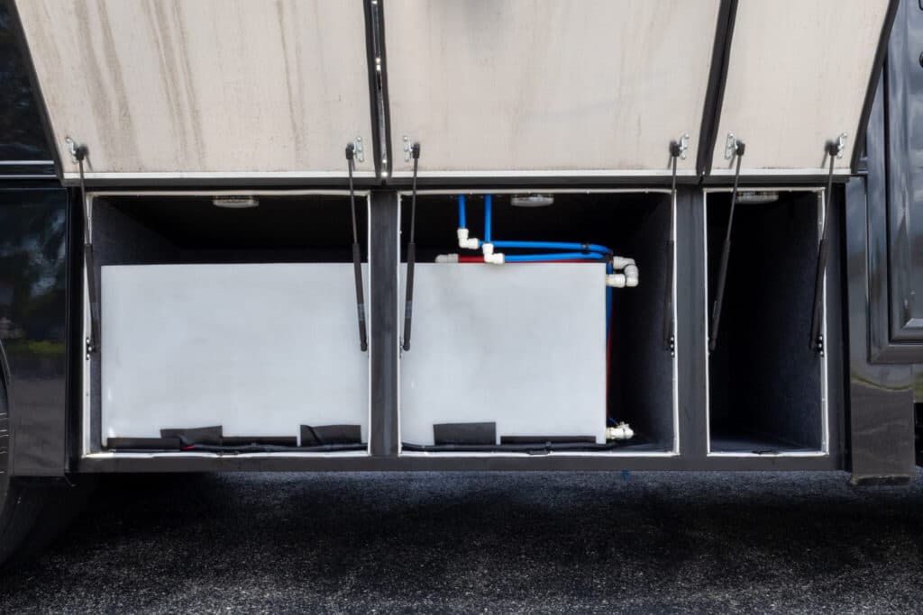  2020 Freightliner ShowHauler Cascadia Motorcoach - Image 21