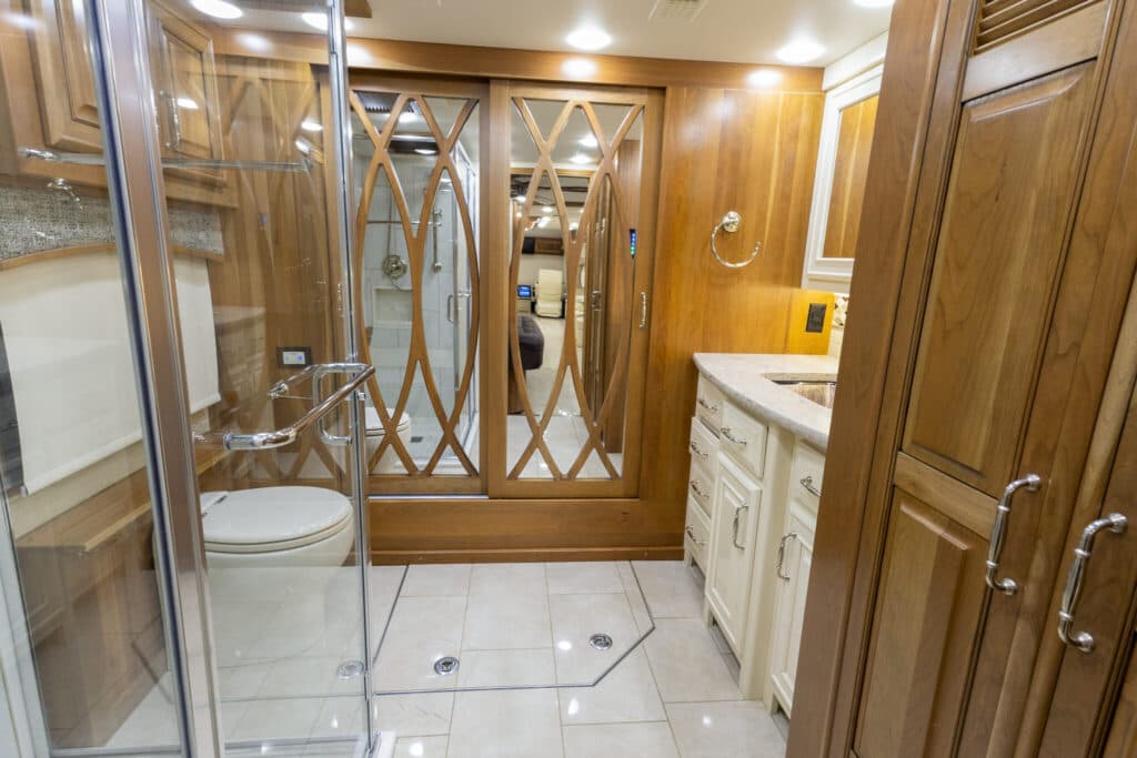  2019 Spartan Entegra Cornerstone 45W Motorcoach - Image 10
