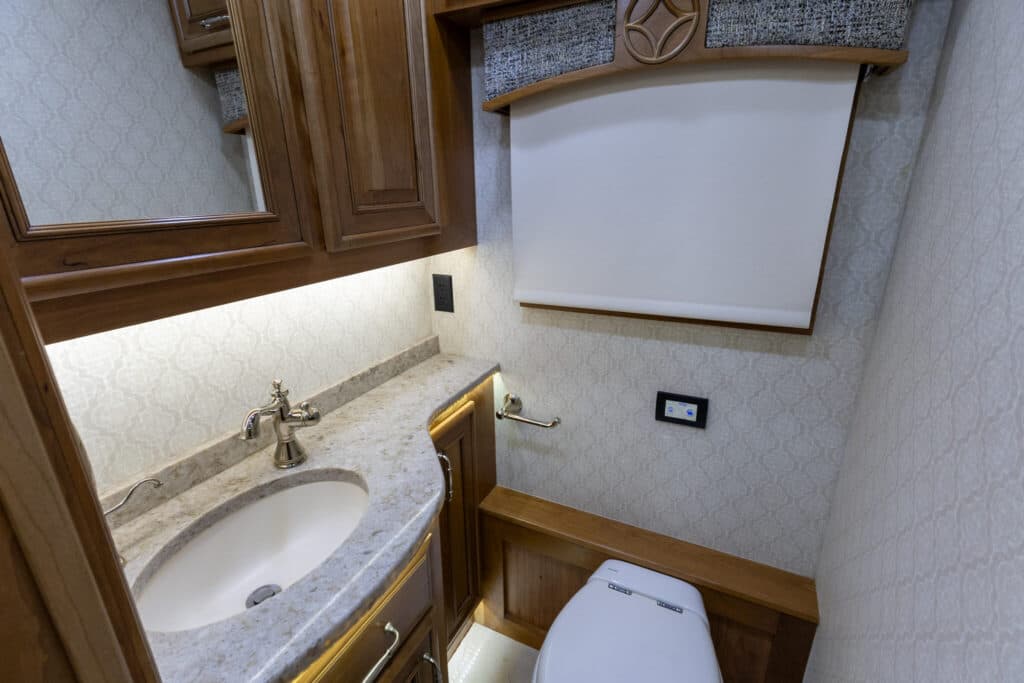  2019 Spartan Entegra Cornerstone 45W Motorcoach - Image 12