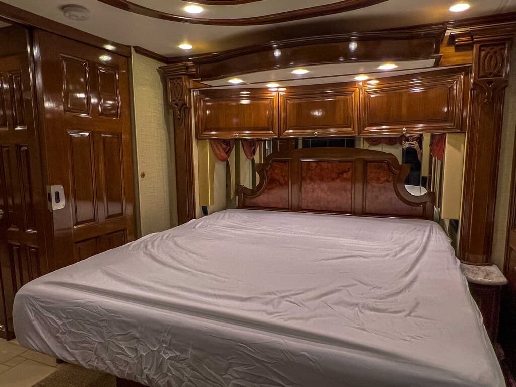  2013 Spartan K3 Newmar King Aire 4584 Conversion - Image 12
