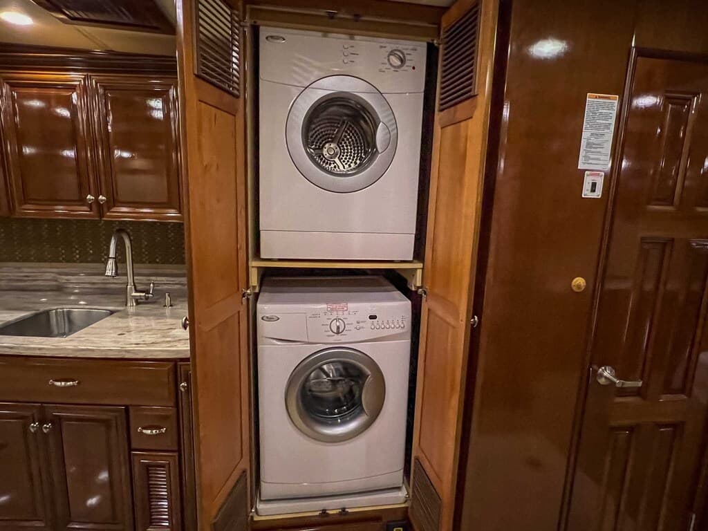  2013 Spartan K3 Newmar King Aire 4584 Conversion - Image 14