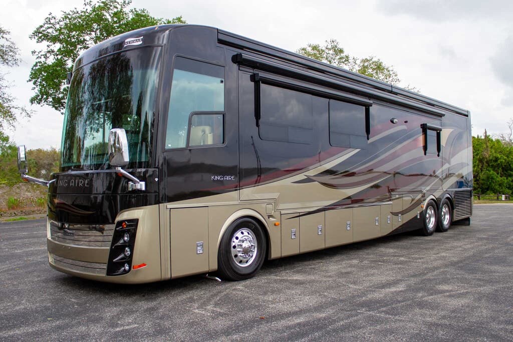  2013 Spartan K3 Newmar King Aire 4584 Conversion - Image 2
