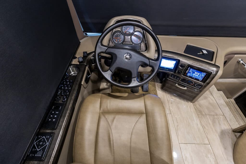  2018 Freightliner Thor Aria 3901 - Image 11