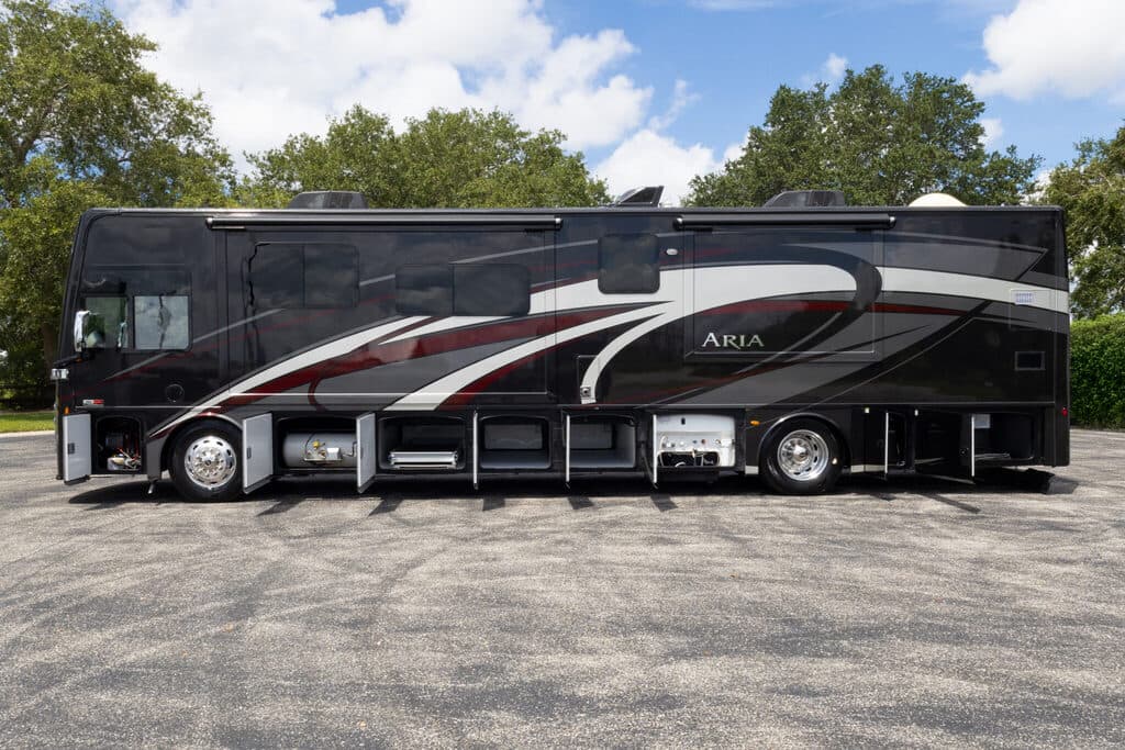  2018 Freightliner Thor Aria 3901 - Image 5