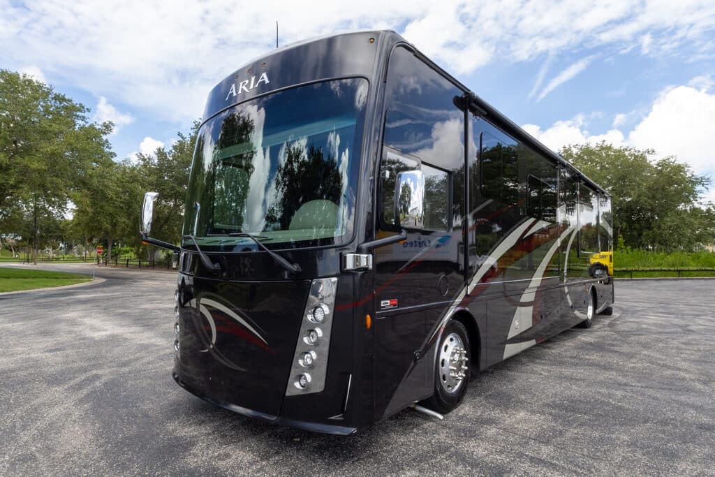  2018 Freightliner Thor Aria 3901 - Image 9