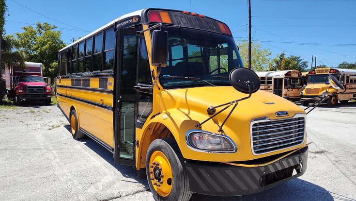 2009 Freightliner Thomas School Bus - Image 1