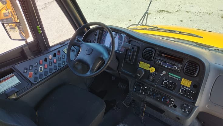 2009 Freightliner Thomas School Bus - Image 4