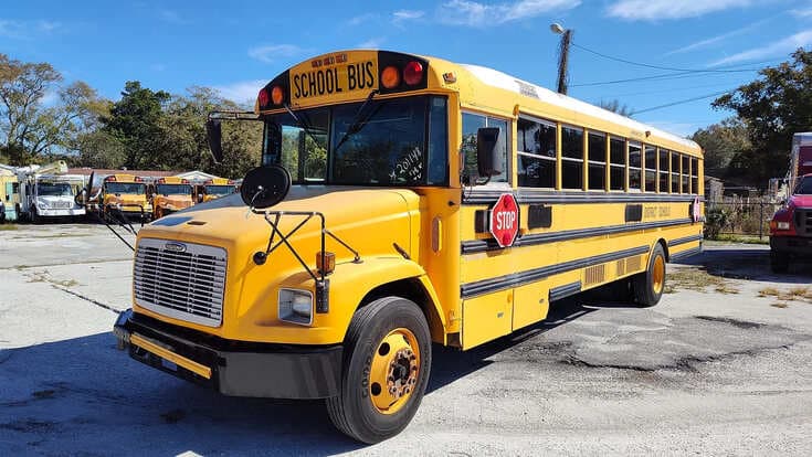 2002 Freightliner Freightliner bus