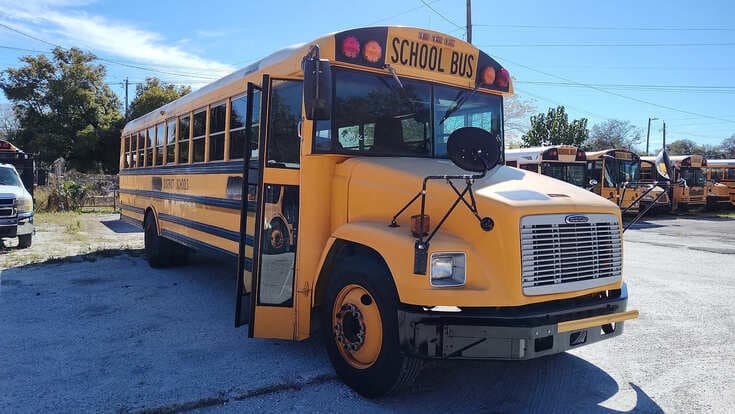 2002 Freightliner School Bus - Image 2