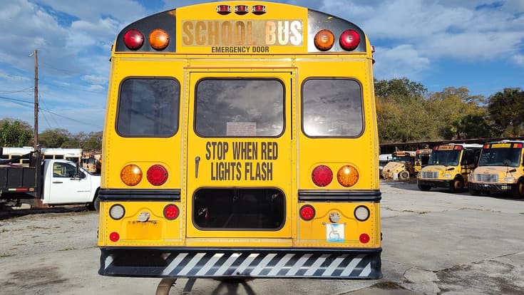 2006 Freightliner School Bus - Image 2