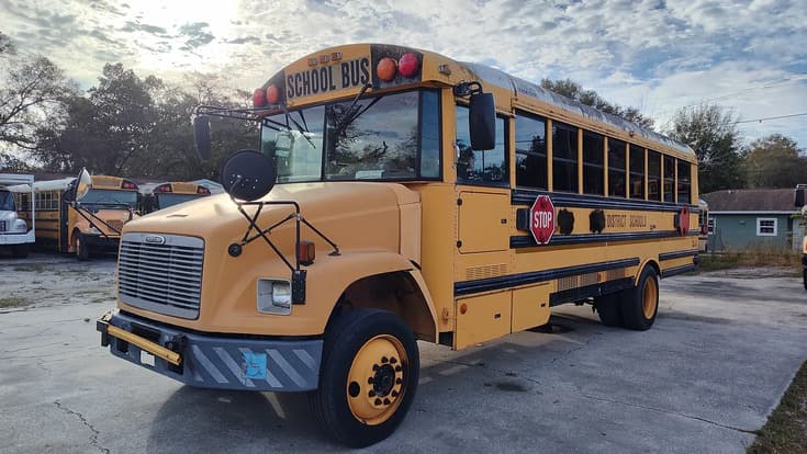 2007 Freightliner FS 65 School Bus - Image 1