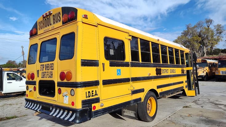 2007 Freightliner FS 65 School Bus - Image 4