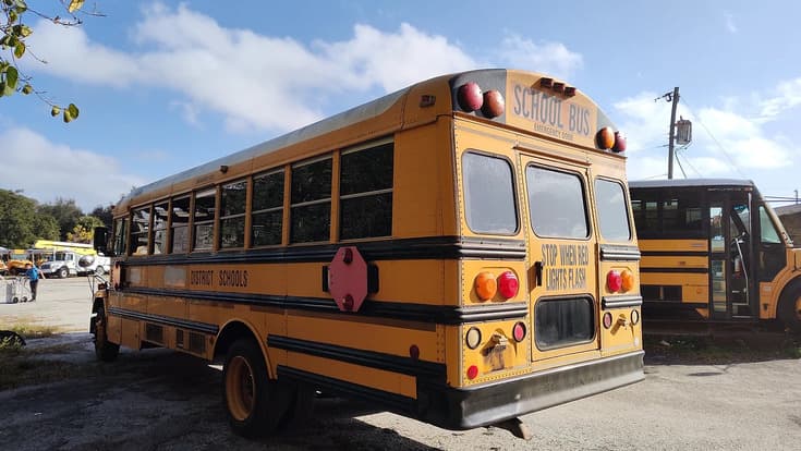 2002 Freightliner School Bus - Image 3