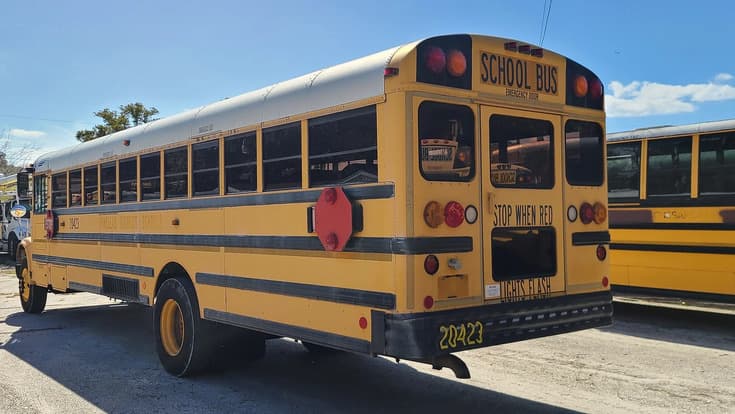 2004 International School Bus - Image 4