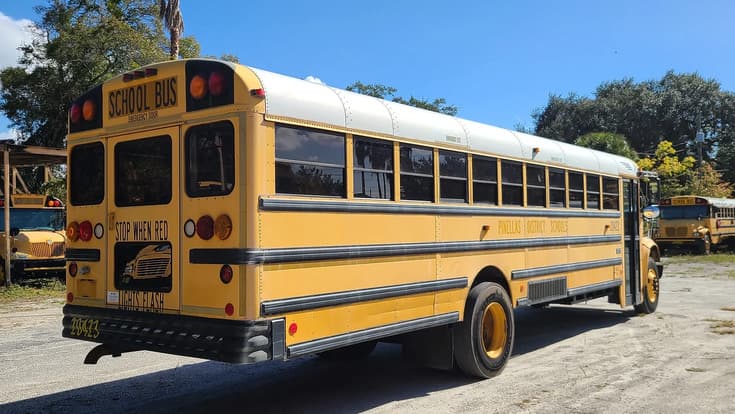 2004 International School Bus - Image 6