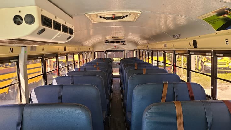 2004 International School Bus - Image 8