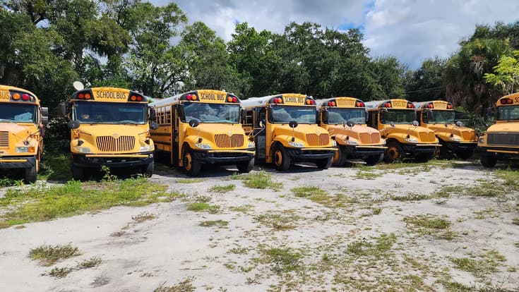 2005 International School Bus - Image 3