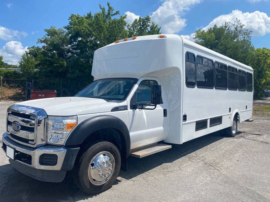 2015 Ford F550 bus