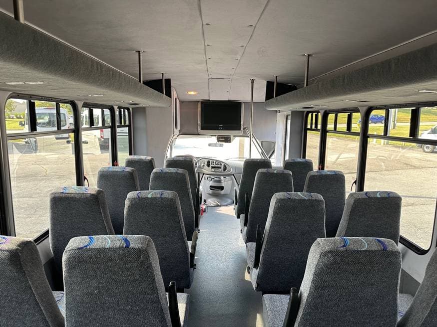 2008 Ford E450 Starcraft Allstar - Image 4