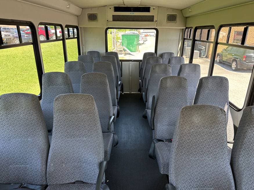 2012 Ford E350 Starcraft Allstar - Image 3