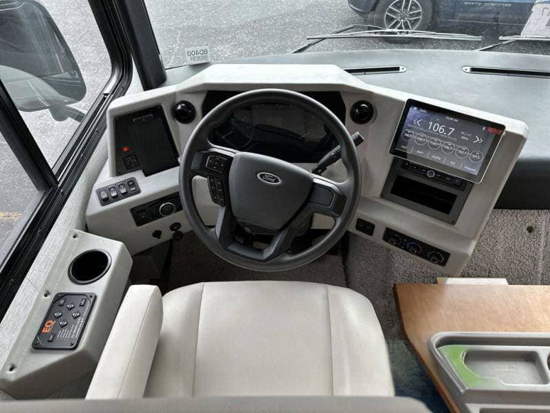 2024 Newmar Bay Star Sport Motorcoach - Image 3