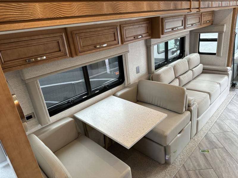 2024 Newmar Bay Star Sport Motorcoach - Image 5