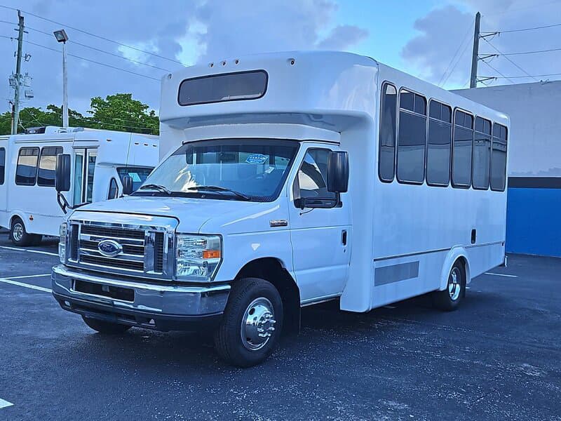 2019 Ford E350 bus