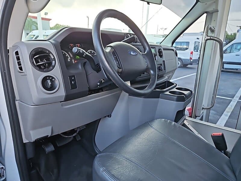 E350 #10935 - Image 2
