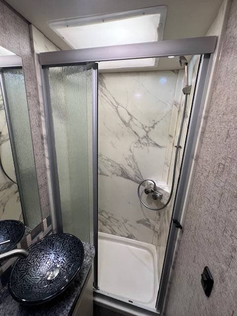 2017 Coachmen Prism LE 2200LE - Image 11