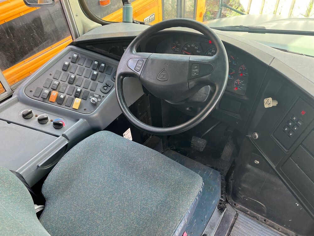 2006 International Activity Bus - Image 2