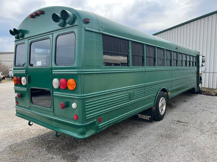 2001 Thomas Freightliner Activity Bus - Image 3