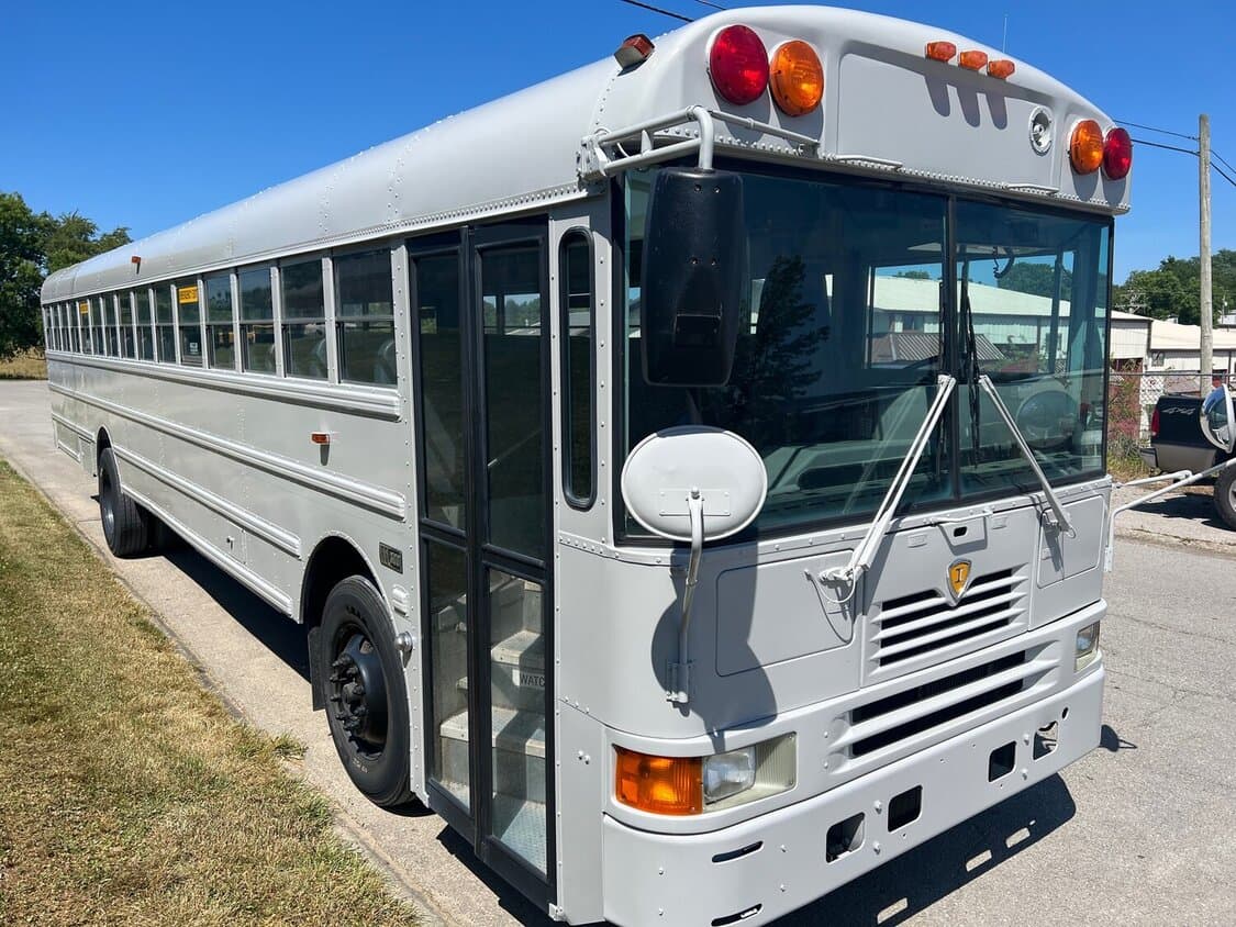 2005 International Activity Bus - Image 3