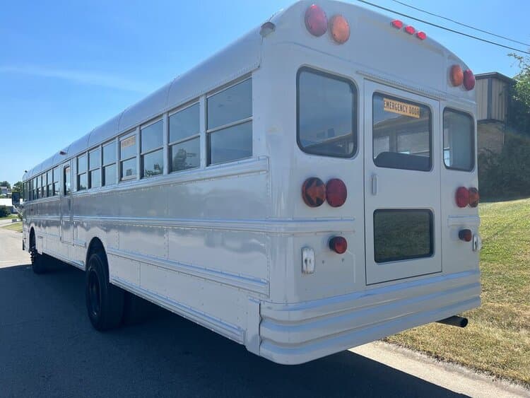 2005 International Activity Bus - Image 5