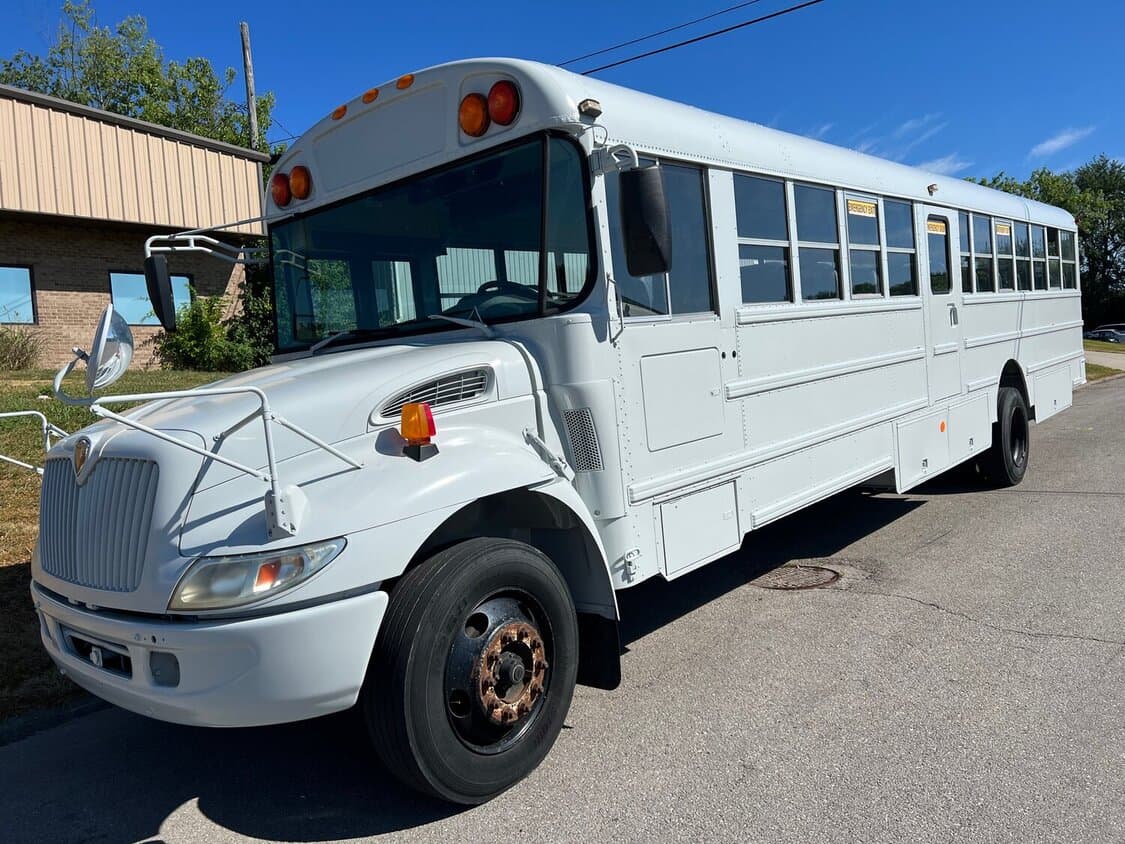 2006 International Activity Bus - Image 1