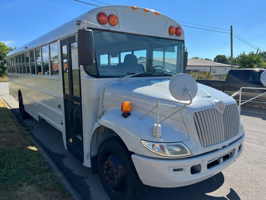 2006 International Activity Bus - Image 3